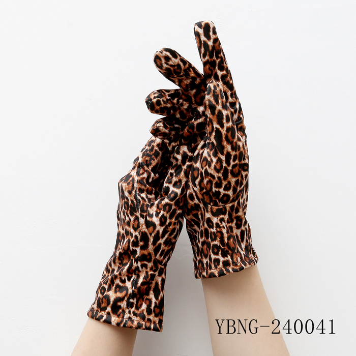 Leopard Print Gloves